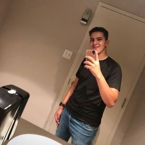 Meet your Posher, Oussama li